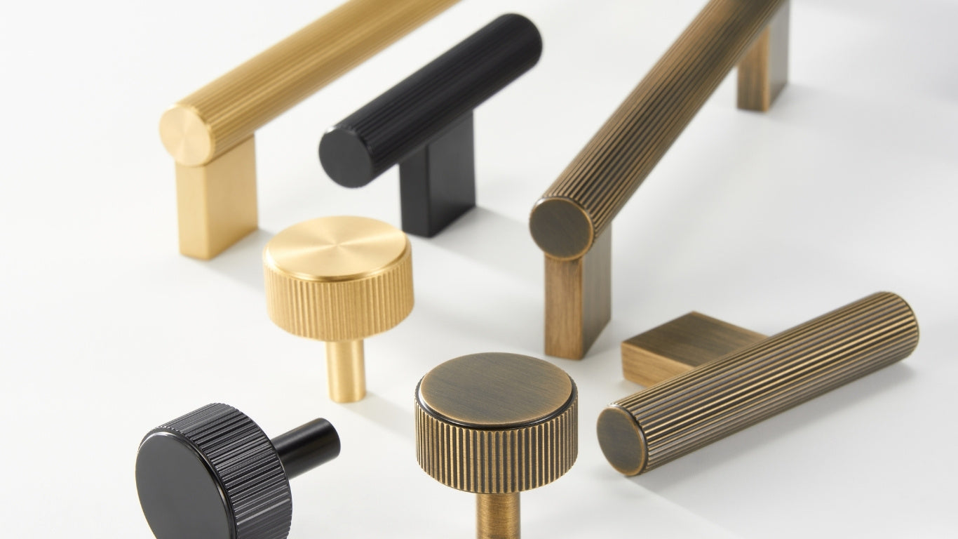 Knopp CH052 | Räfflad | Mässing