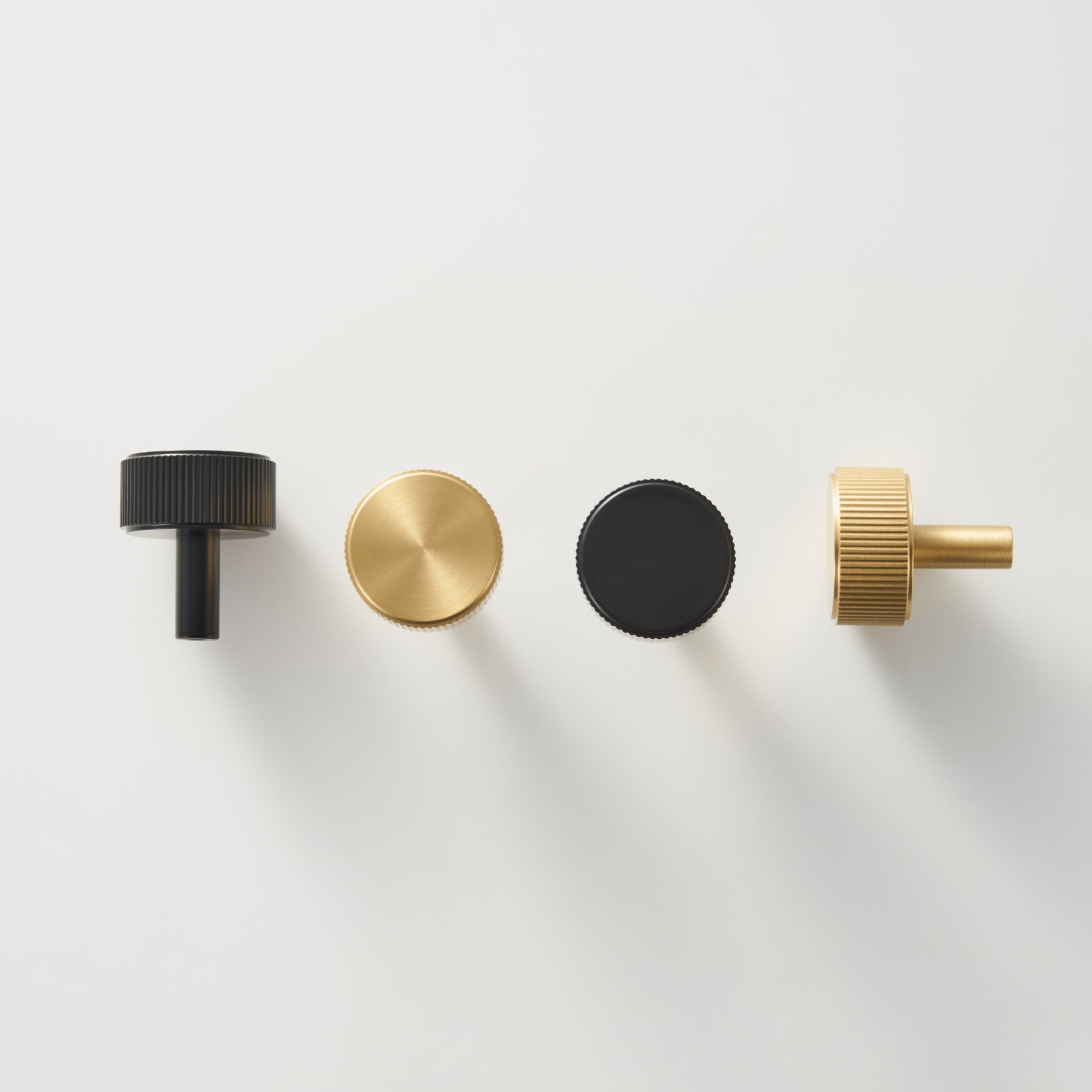 Knop CH052 | Rillet | Messing