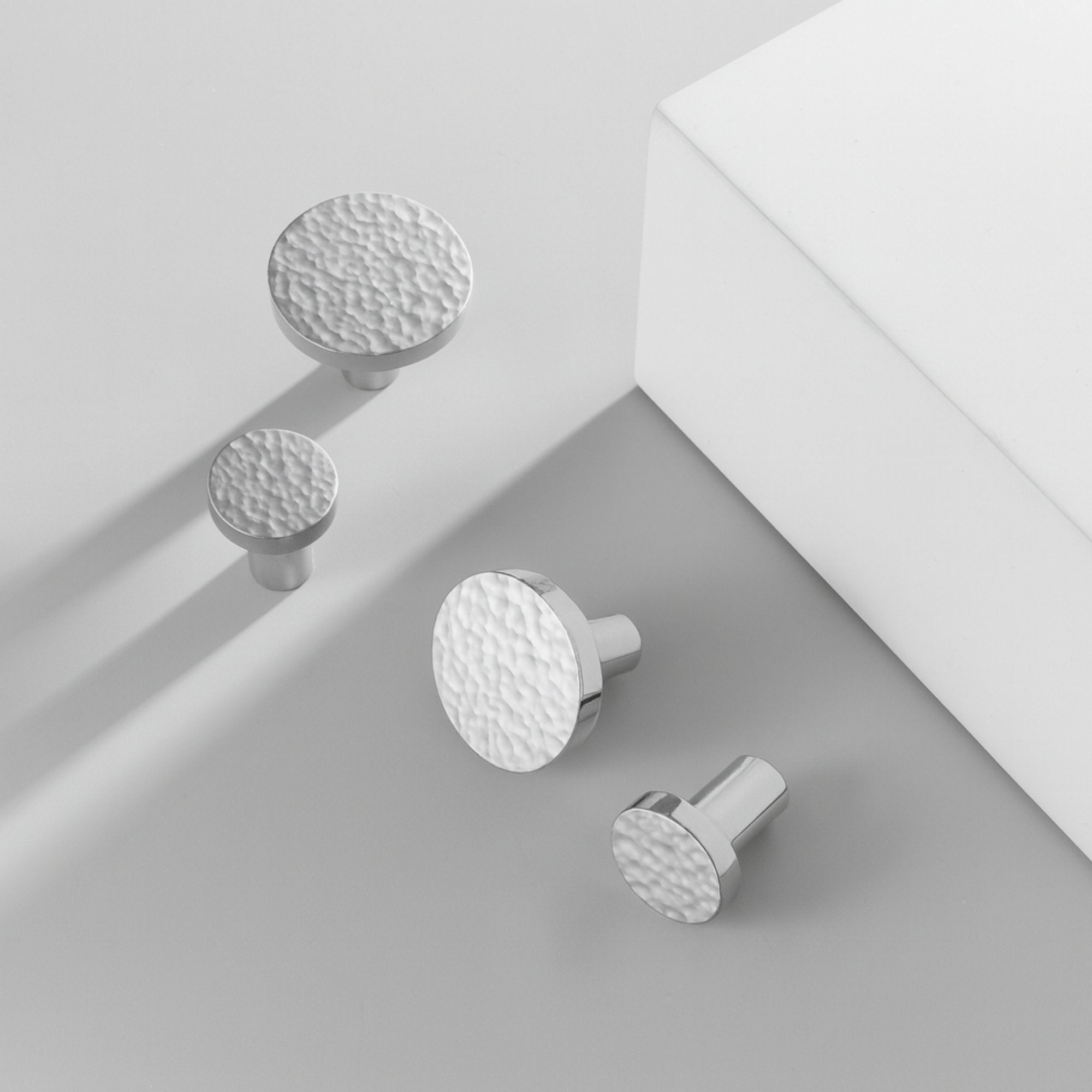 Knopp 1051 i krom - detalj