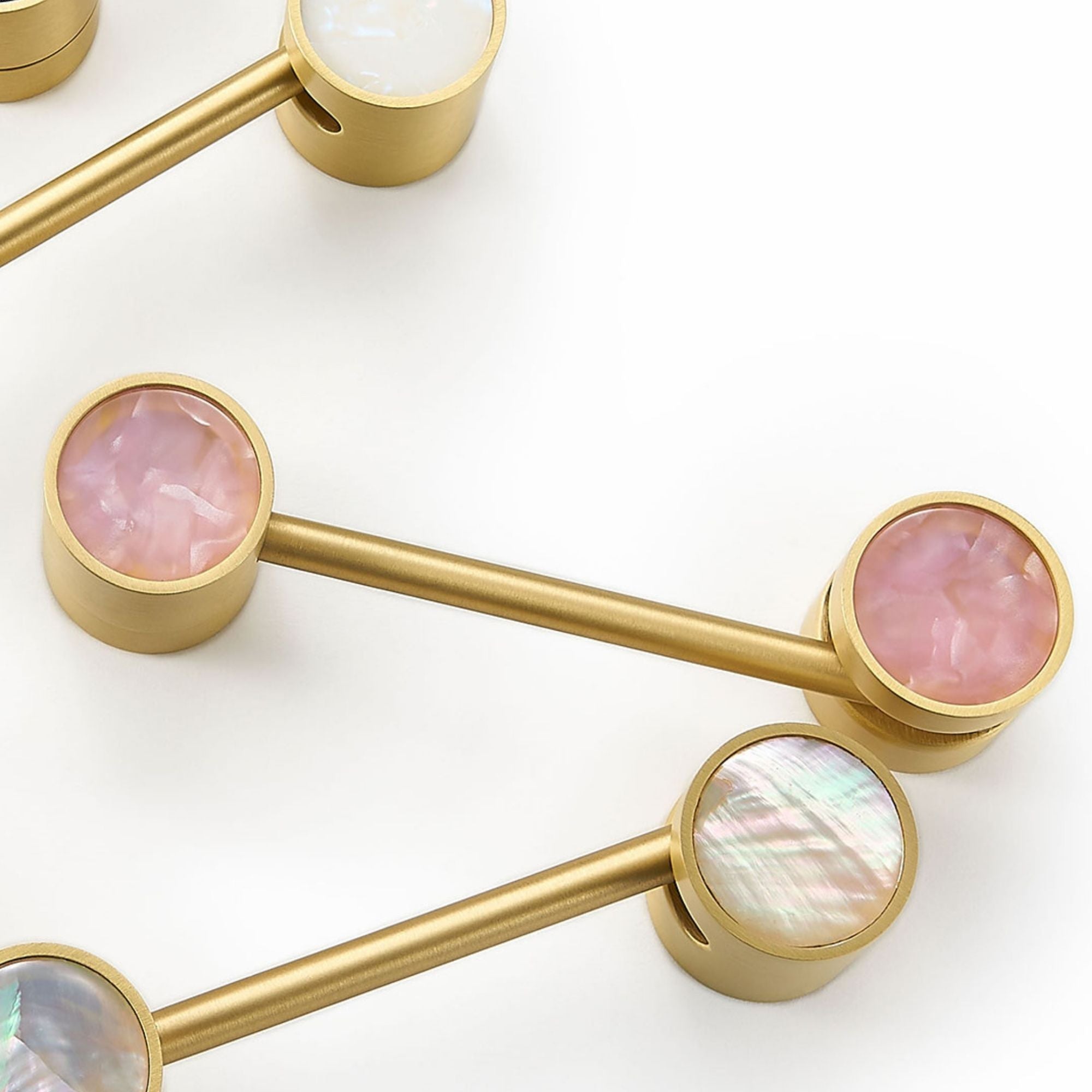 Möbelhasp 3091 | Mässing + Peachy Pink