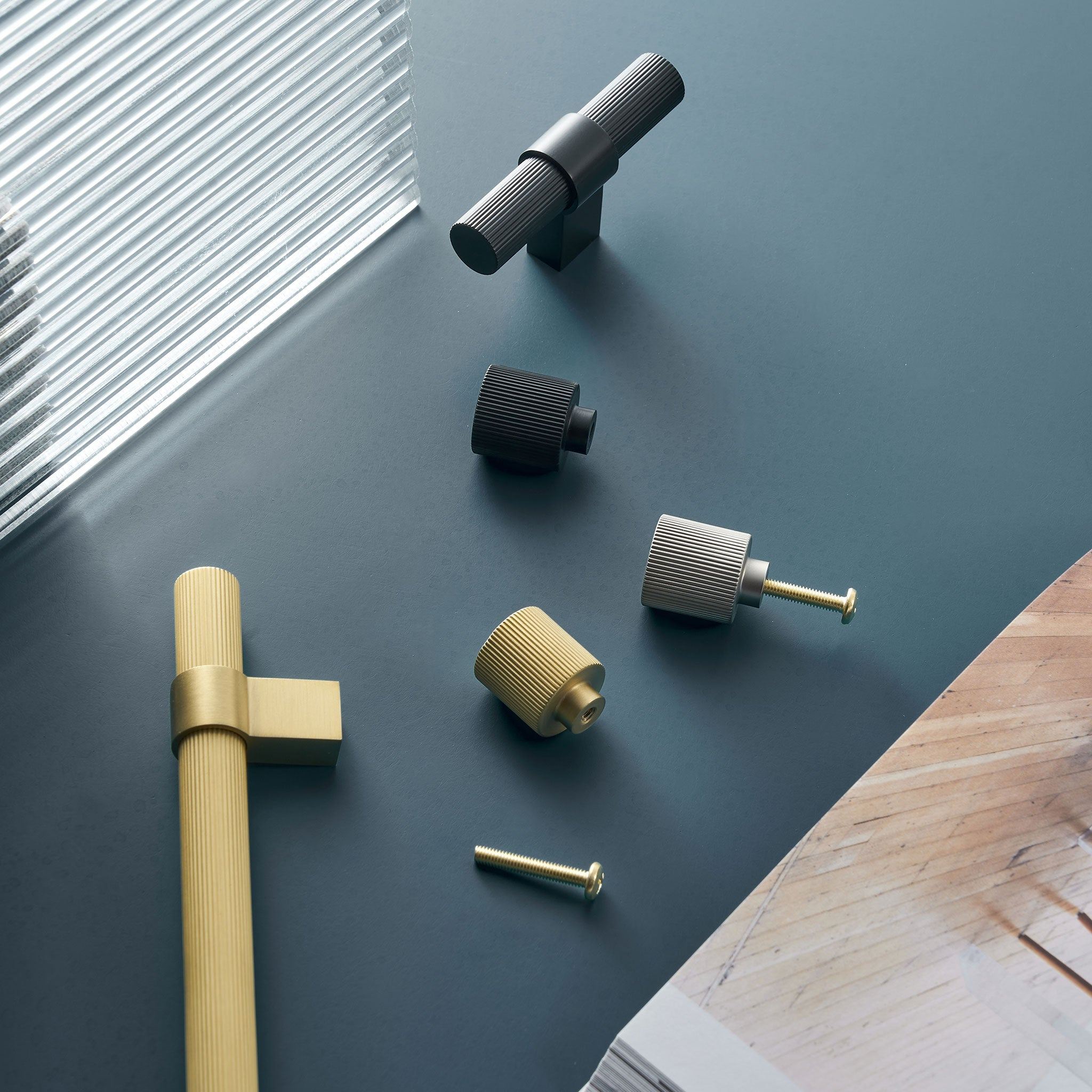 Knopp 3138 | Räfflad | Svart - Dooroom